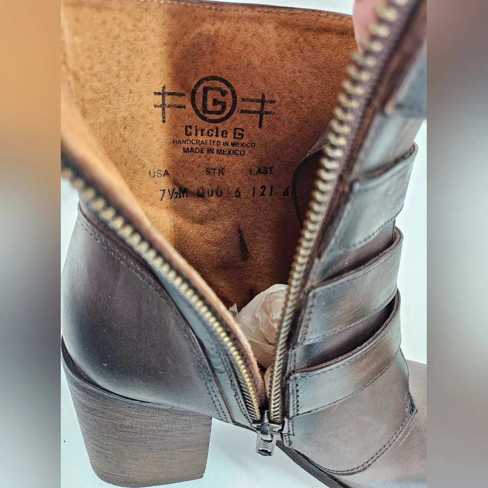 NIB Circle G by Corral Brown Western Ankle Multi Buckle Side Zip Boots 7.5 M - Picture 8 of 12